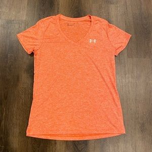 🧡 Under Armour heatgear v-neck